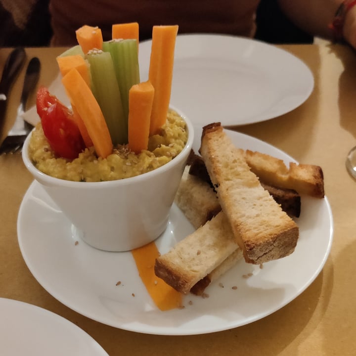 photo of Vitaminas24 Hummus shared by @emilianogiangreco on  03 Dec 2021 - review