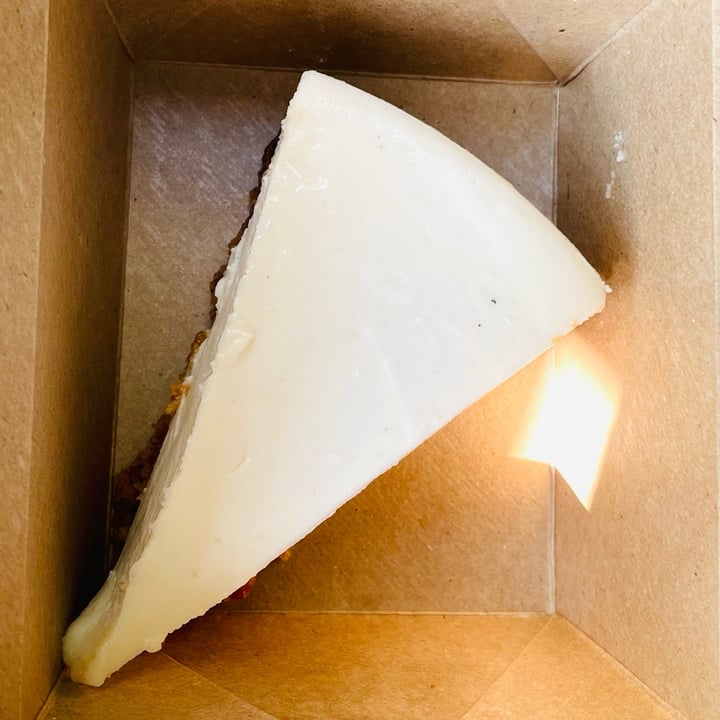 photo of Alice & Friends' Vegan Kitchen Cheesecake shared by @tamiapple on  31 Jul 2022 - review