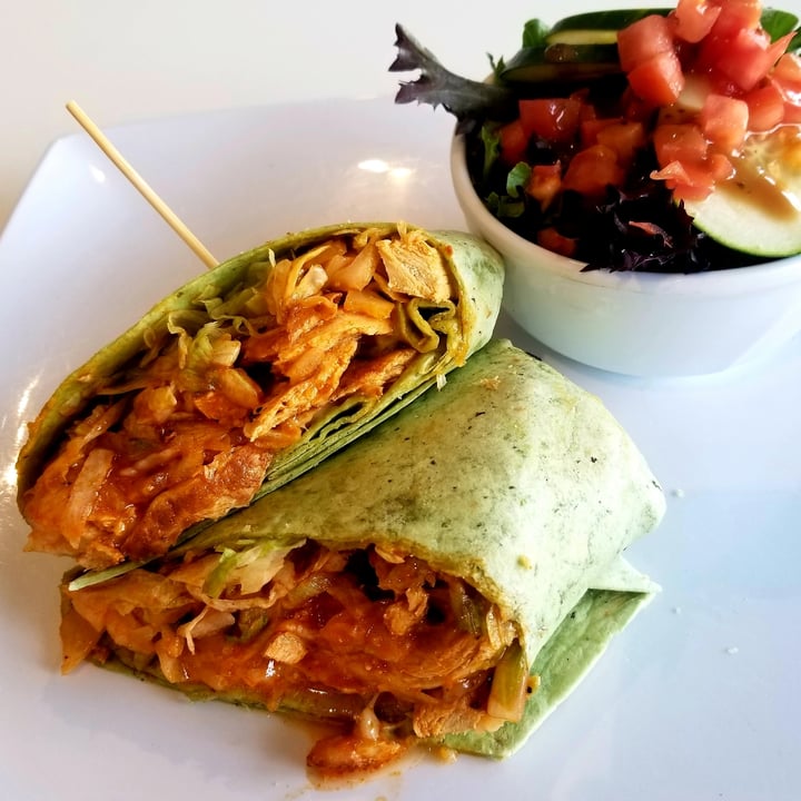 photo of The Modern Vegan Buffalo Chick'n Ranch Wrap shared by @chickpeaandlotus on  18 Sep 2020 - review