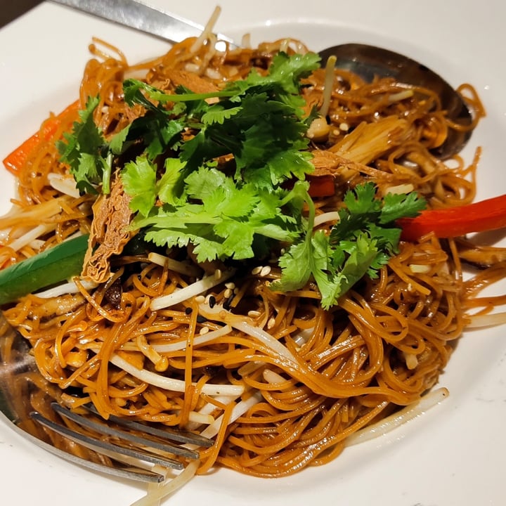 photo of LingZhi Vegetarian - Velocity@Novena Home-made Fried Turmeric Noodles shared by @varun on  27 Sep 2020 - review