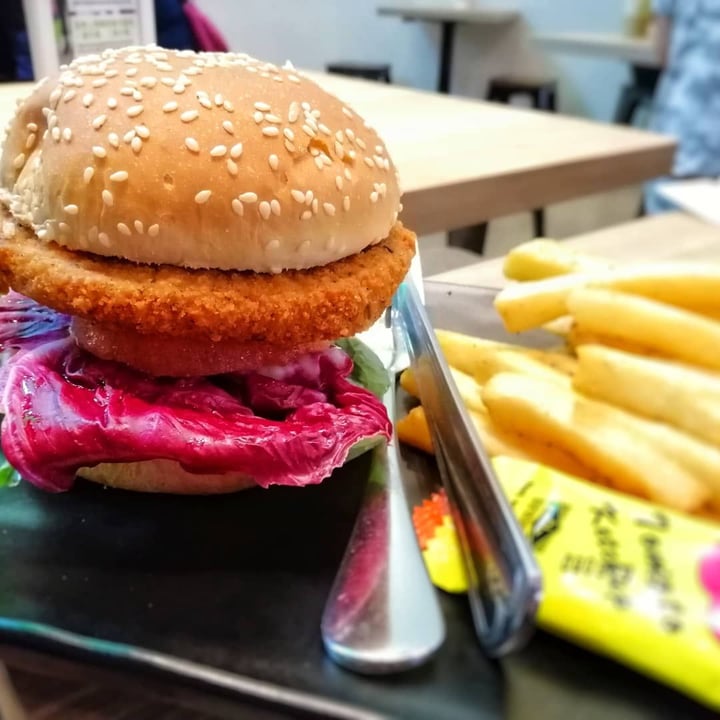 photo of GreenDot Westgate Black Pepper Soy Burger shared by @vegandiaries on  19 Feb 2019 - review