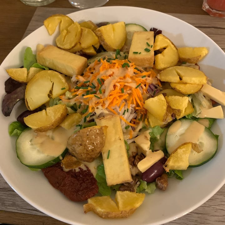 photo of Le Potager du Marais Grilled Cheese Salad shared by @kminz1312 on  03 Nov 2021 - review