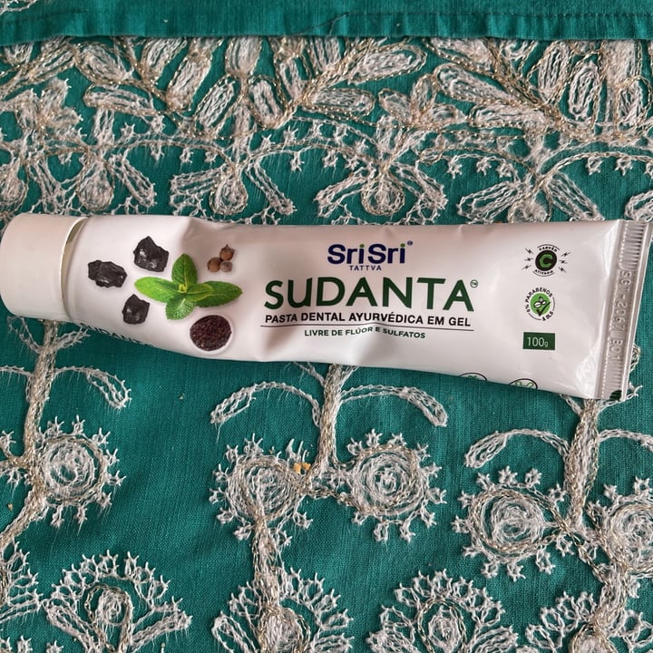 photo of SriSri Tattva Pasta Dental Ayurvédica Sudanta shared by @crazyveganoficial on  06 Jul 2021 - review