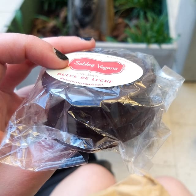 菜肴“Alfajor de dulce de leche”的照片