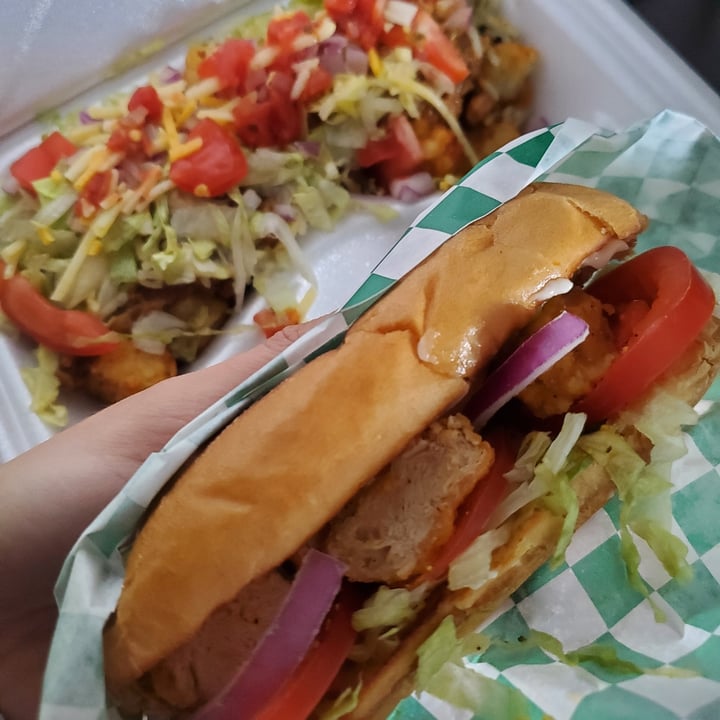 photo of Baby Vegan Cafe Chick'n Hoagie & Tots shared by @vegangirl1999 on  15 Jan 2022 - review