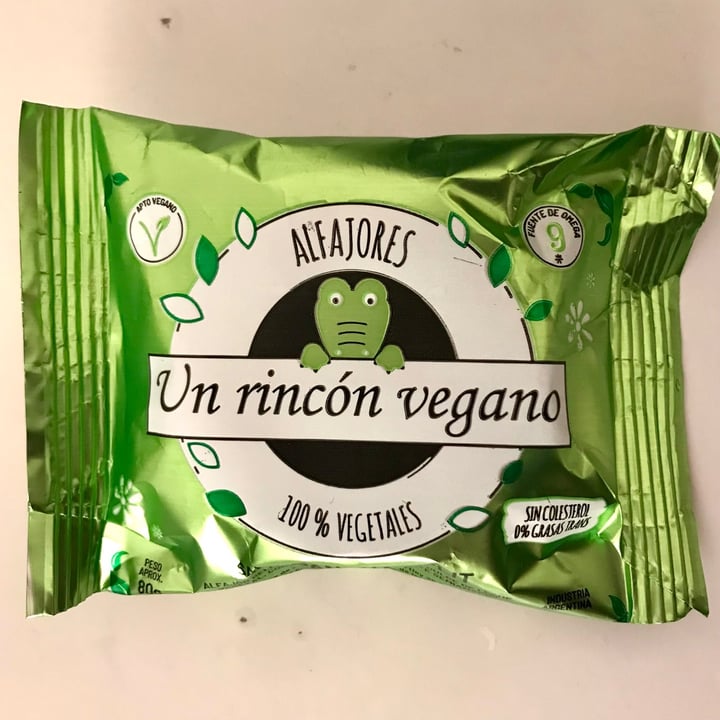 photo of Un Rincón Vegano Alfajor Banana Split shared by @alegibert on  24 Jul 2021 - review