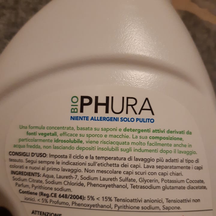 photo of Bio Phura Detergente vegetale lavatrice shared by @misswl73 on  27 Jun 2022 - review