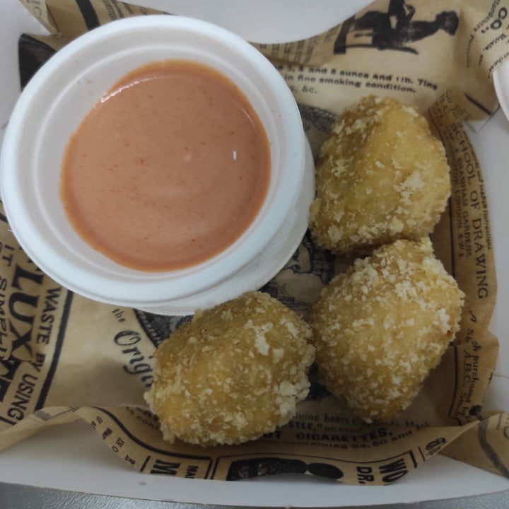 photo of Mandarina Plant Based Kitchen Croquetas de queso vegano shared by @ngn28 on  08 Jul 2021 - review