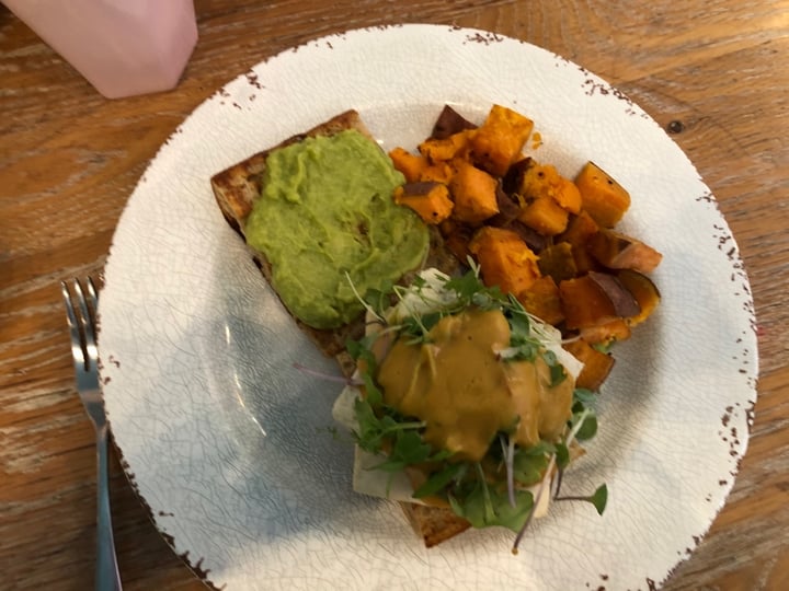 review photo of Seed Plant-Based Cafe Breakfast Sandwich shared by @elizabeth on 20 Oct 2019 - review