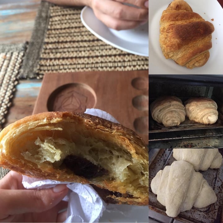 photo of Desarrolladores De Café vegan chocolate croissant shared by @chano on  24 Jun 2020 - review
