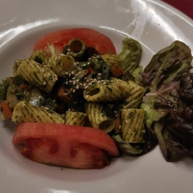 菜肴“Ensalada de pasta”的照片