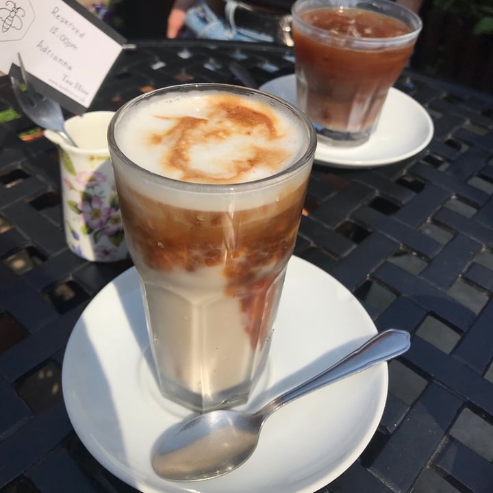 review photo of Tea Hive Almond milk iced latte shared by @robynmansir on 13 Aug 2020 - review