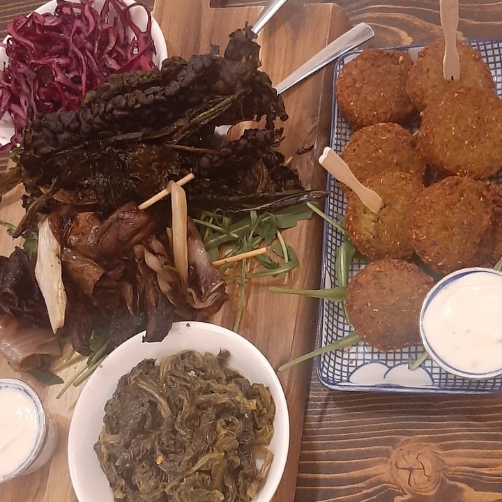 photo of Anarres Libreria-Bistrot Tagliere Vegan E Falafel shared by @lapolly on  10 Mar 2022 - review