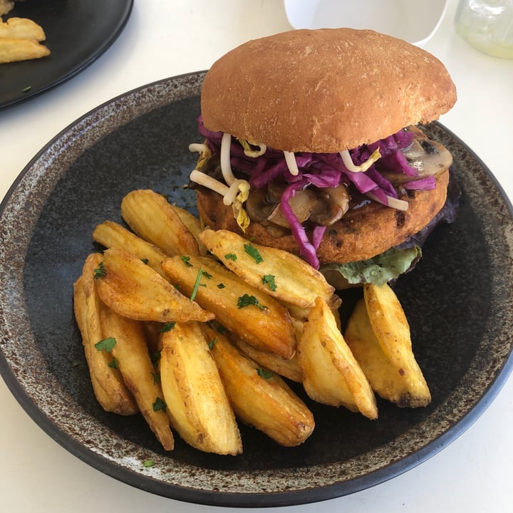 review photo of Good Food & Co The Green Machine burger shared by @retief on 05 Jan 2021 - review
