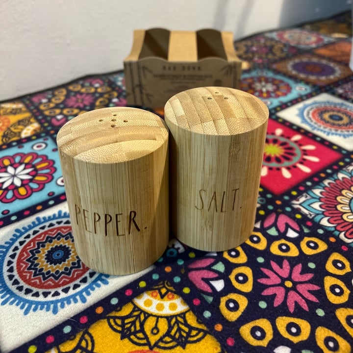 photo of Rae Dunn Salt & Pepper box shared by @garinalex on  15 Oct 2022 - review