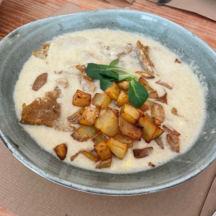 review photo of Viva Chapata Seitán en pepitoria shared by @dharatellez on 11 May 2021 - review