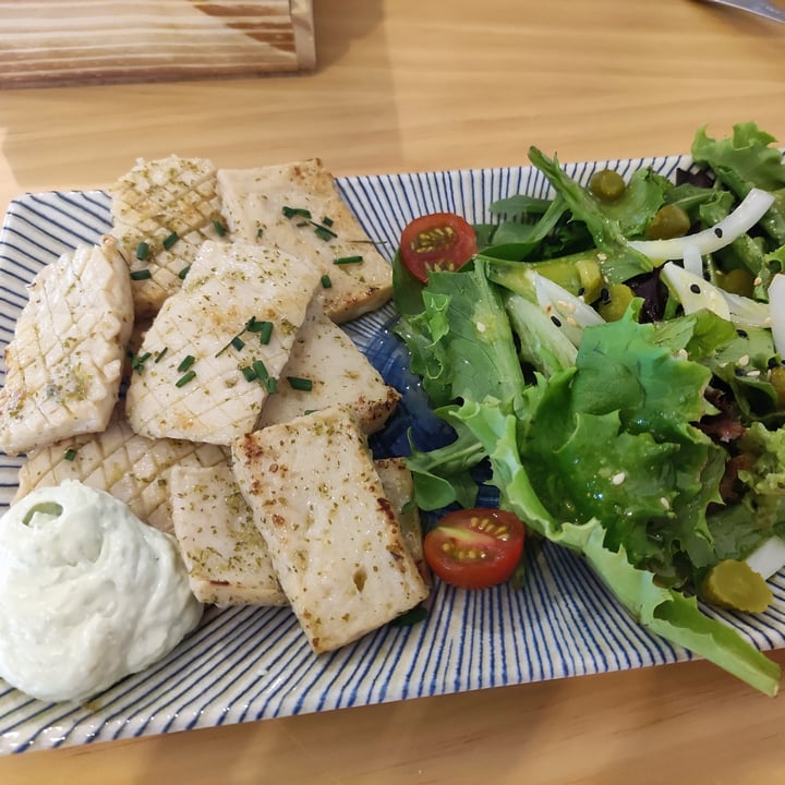 review photo of La Vegana Sepia Al Ajillo shared by @tropecientaspatas on 20 Sep 2021 - review