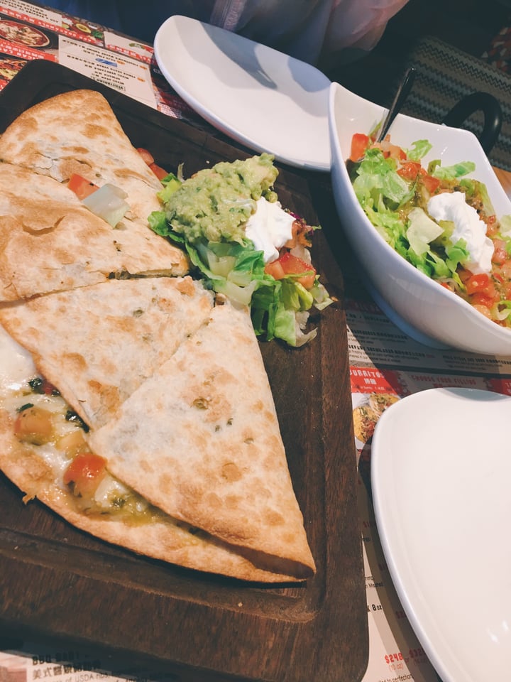 review photo of Cali-Mex Bar & Grill - Kennedy Town Spinach Quesadilla shared by @jasmine55555 on 15 Aug 2018 - review