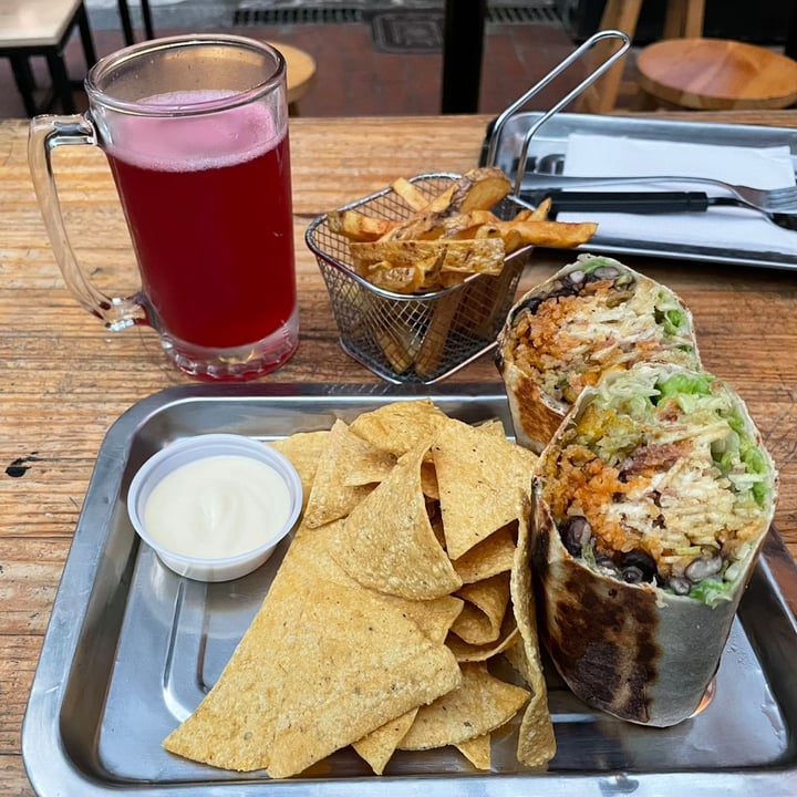 review photo of Cafe Leon Interior 6 Local 3 Paseo Del Faro Beyond Ramón shared by @gisselleearthling on 03 Nov 2021 - review