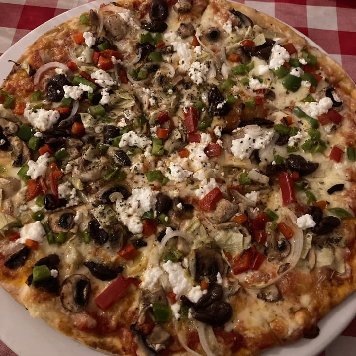 photo of Mama Luciana's Vegan pizza shared by @rachh2000 on  20 Sep 2021 - review