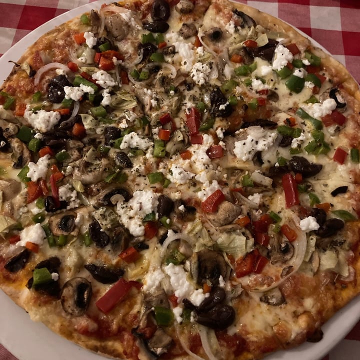 review photo of Mama Luciana's Vegan pizza shared by @rachh2000 on 20 Sep 2021 - review