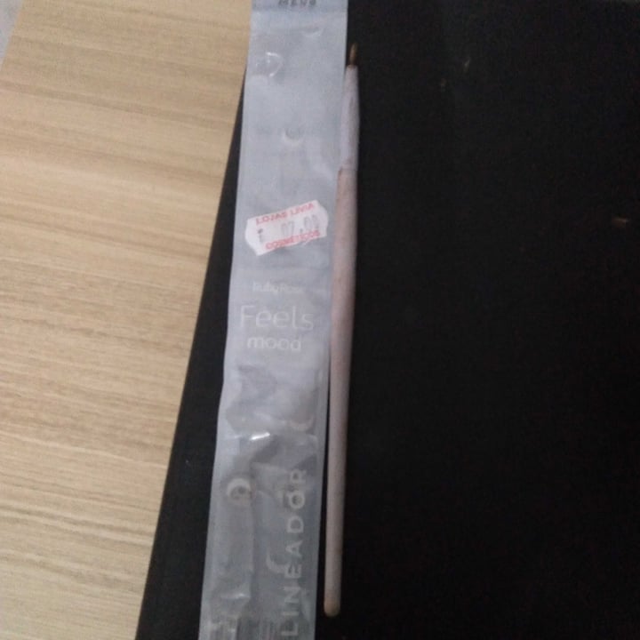 review photo of RubyRose Pincel Feels Mood Deliniador shared by @leticiagama on 30 Jun 2022 - review