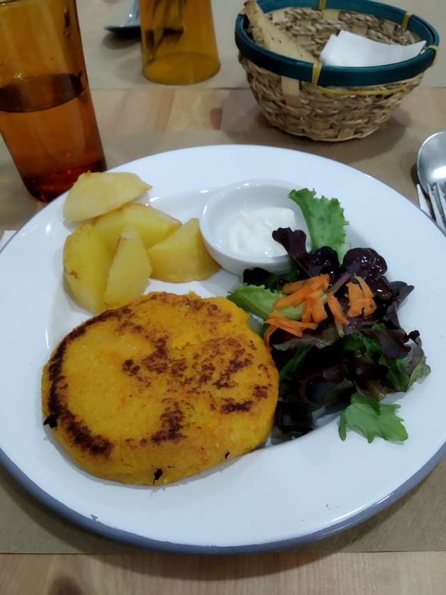 Photo of the dish “Hamburguesa de garbanzos”