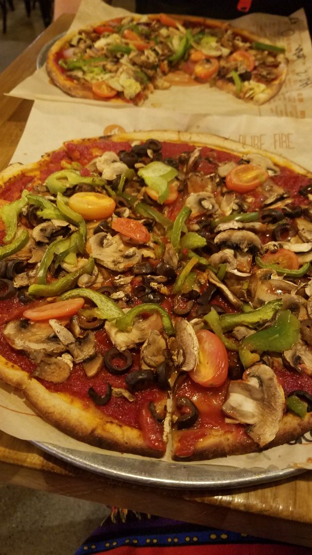 review photo of Blaze Pizza Veggie Pizza shared by @fruitsohard on 12 Feb 2020 - review