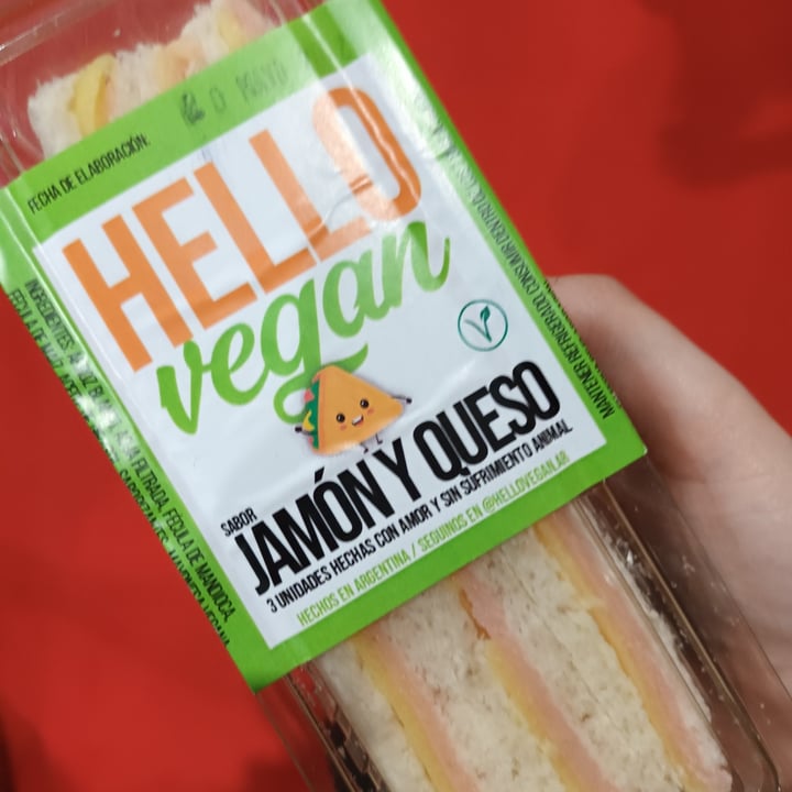 photo of Hello Vegan Sándwich de miga vegano sabor jamón y queso shared by @ayluk12 on  14 Sep 2022 - review