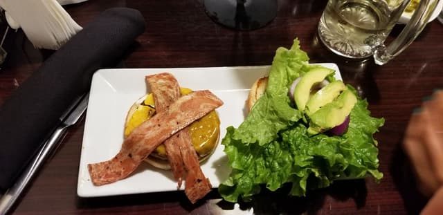 Photo of the dish “Madre Tierra Burger”