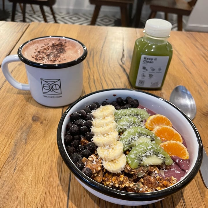 photo of Wild & The Moon Opéra Acai Bowl shared by @liesjedebroey on  22 Feb 2022 - review
