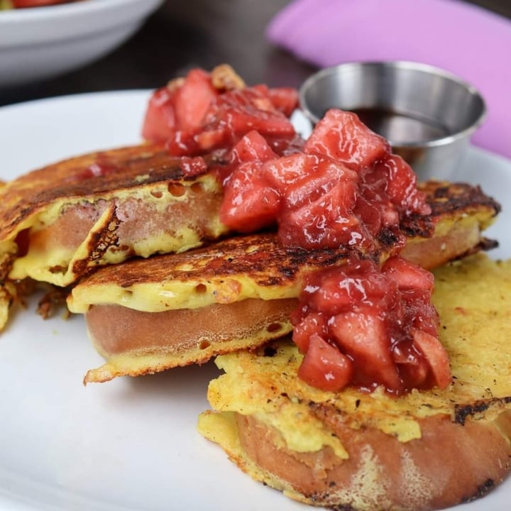 photo of Modern Love Challah French Toast shared by @lizmaselli on  04 Oct 2022 - review