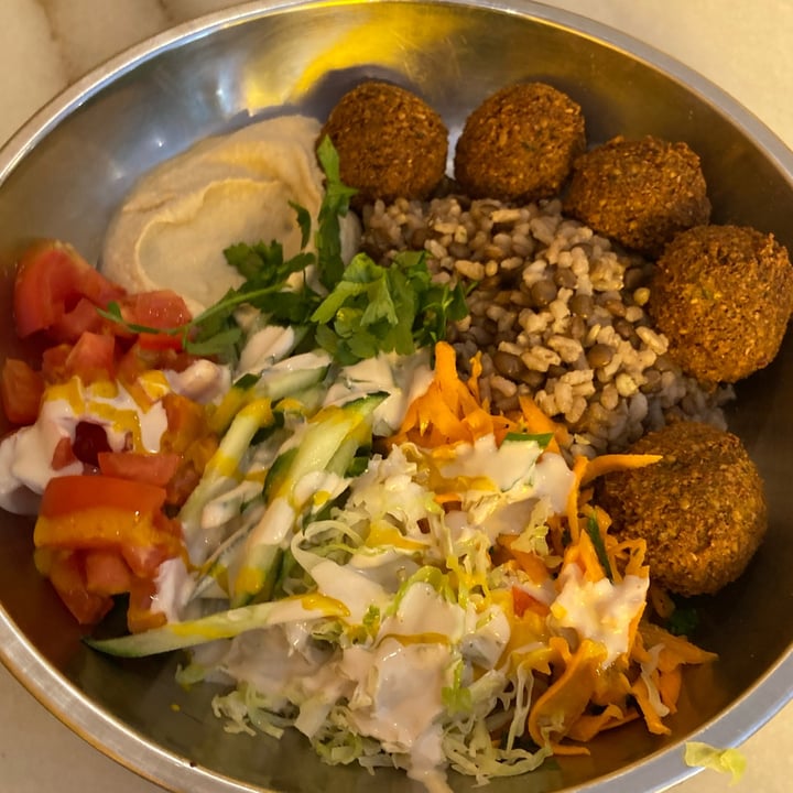 review photo of Falafeleria Bowl de falafel shared by @chiaraf on 15 May 2022 - review