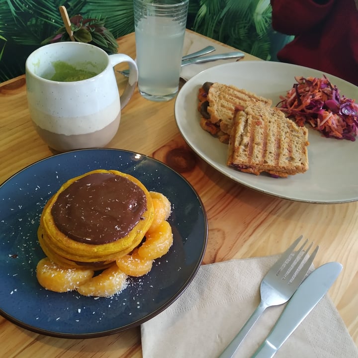 review photo of Spirulina Coffee Shop Turmeric Pancakes, Grilled Nocheese Sandwich And Chocolate Coconut Banana Bar shared by @esioleh on 14 Apr 2022 - review