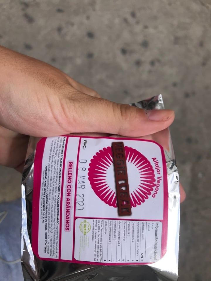 review photo of Veggie Break Alfajor Vegano Relleno con Arándanos shared by @vickycampano on 13 Feb 2020 - review
