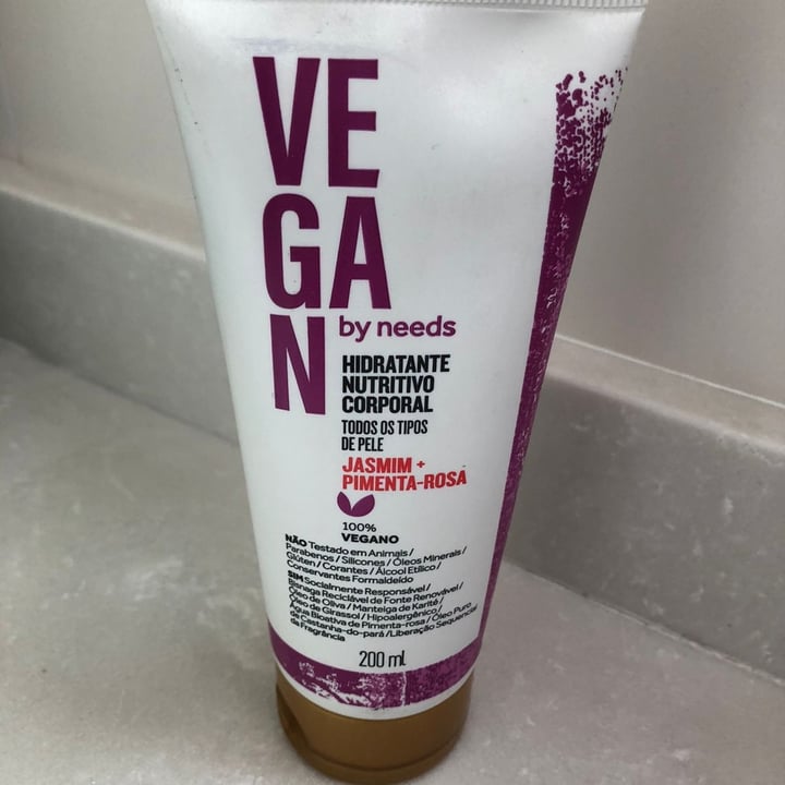 photo of Vegan by Needs Hidratante Corporal Jasmin + Pimenta-Rosa shared by @yasminhq on  20 Jul 2022 - review