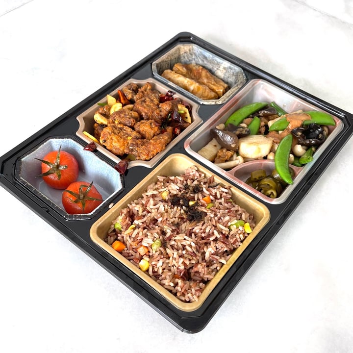 photo of LingZhi Vegetarian - Liat Towers Bento A shared by @crunchybroccoli on  23 May 2021 - review
