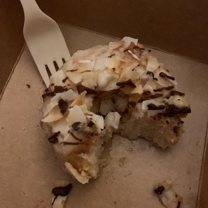 photo of Erin McKenna's Samoa Donut shared by @sgerber33 on  27 Oct 2020 - review