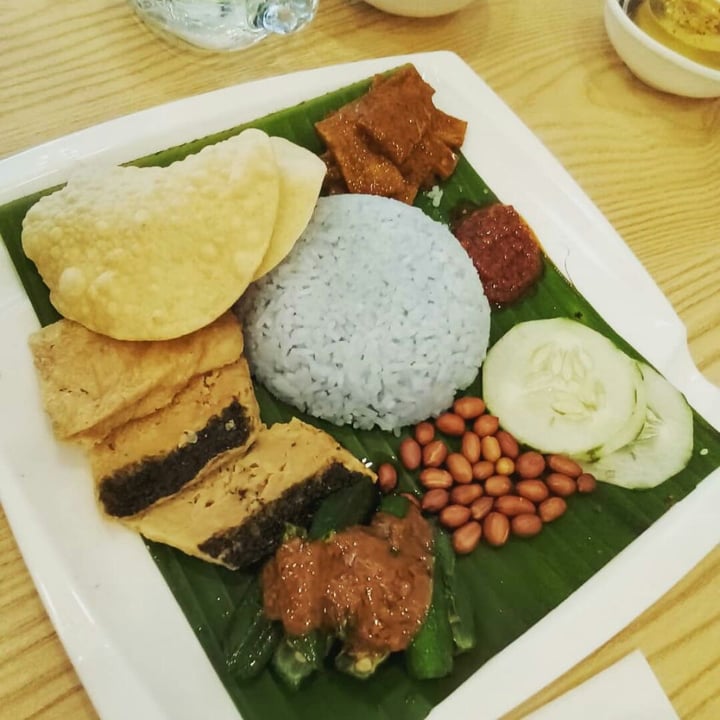 photo of Green Ba Vegetarian Restaurant Blue Pea Nasi Lemak shared by @veganspicegirl on  25 Oct 2019 - review