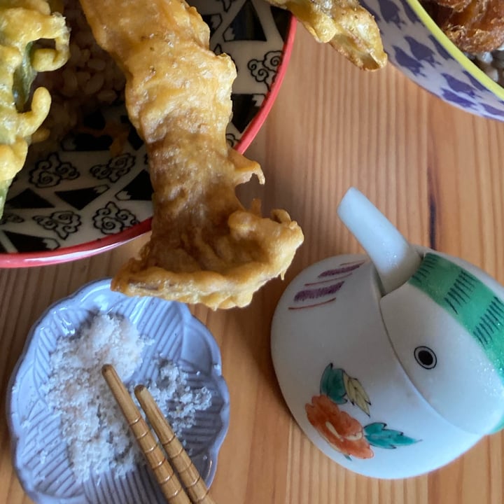 photo of 浅草ヴィーガンカフェ THE FARM CAFE 野菜天丼(Tempura Rice Bowl) shared by @vegemina on  02 Oct 2022 - review