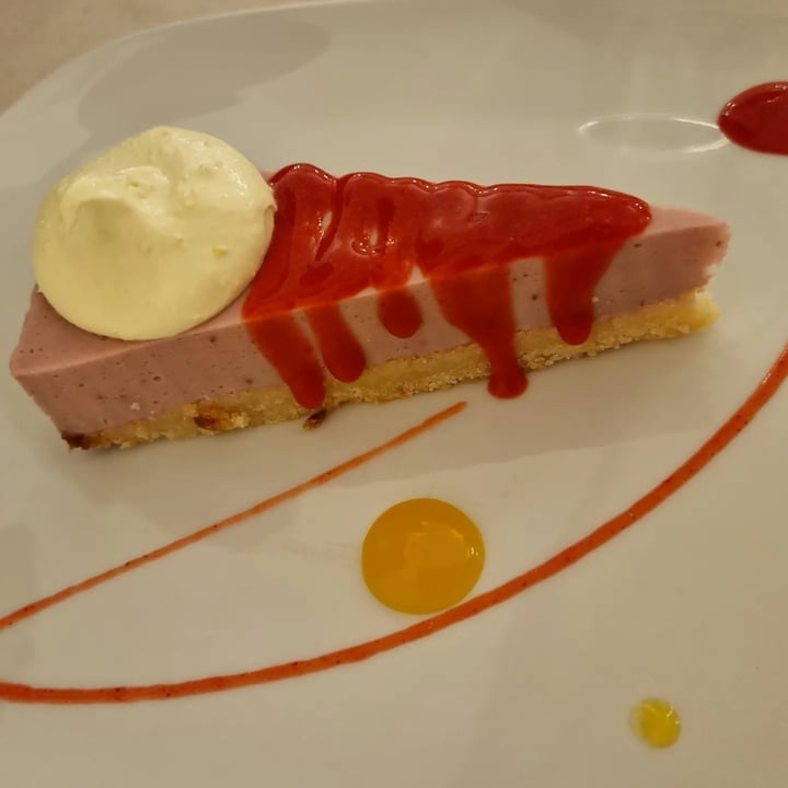 photo of Ristorante Gintilla Cagliari Cheesecake alle Fragole con Crema Chantilly shared by @francy82 on  12 Jun 2022 - review