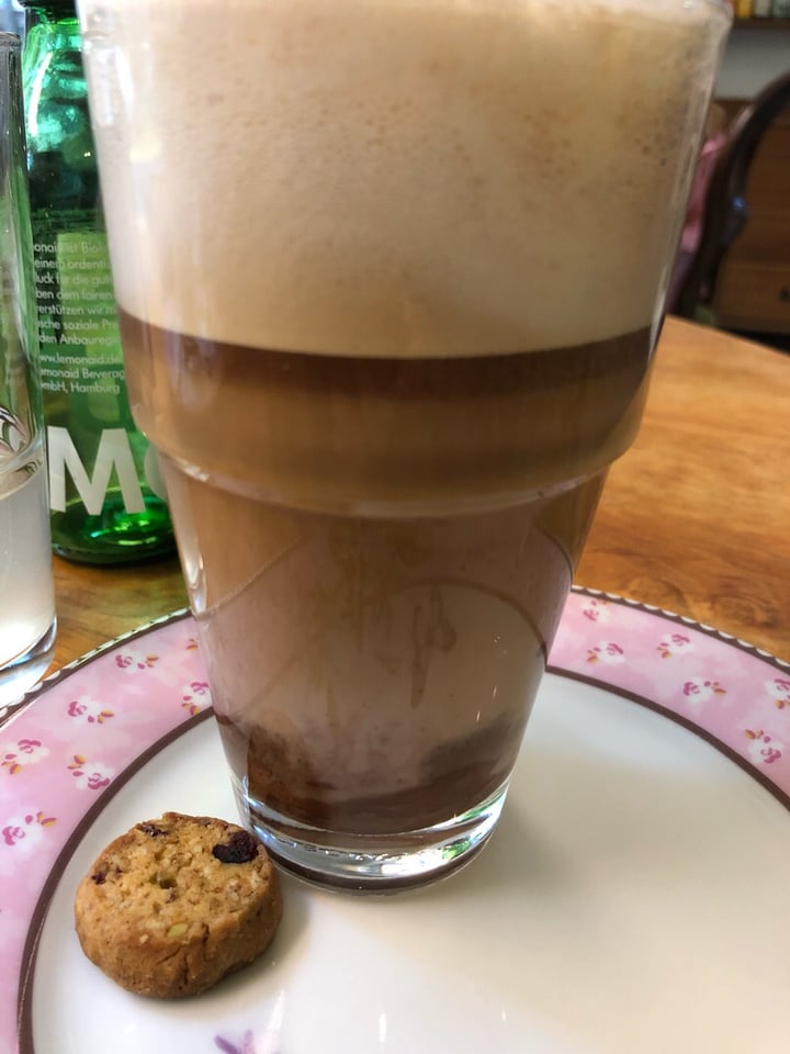 review photo of Crazy CupCake Café Latte Schmackiato shared by @stormling on 28 Nov 2019 - review