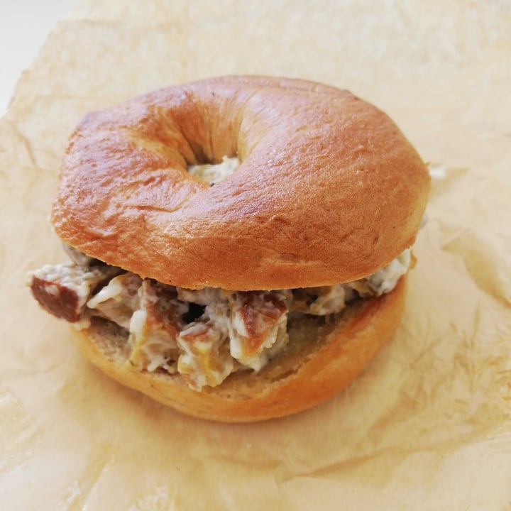 photo of Grumpy & Runt | Little Deli & Donuts Don’t-Eat-Chicken Mayo Bagel shared by @maxinenosworthy on  25 Sep 2021 - review
