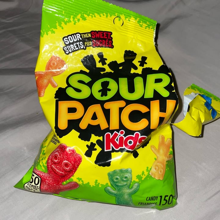 photo of Sour Patch Kids Sour patch kids Soft & chewy candy shared by @lulifante on  15 Dec 2022 - review