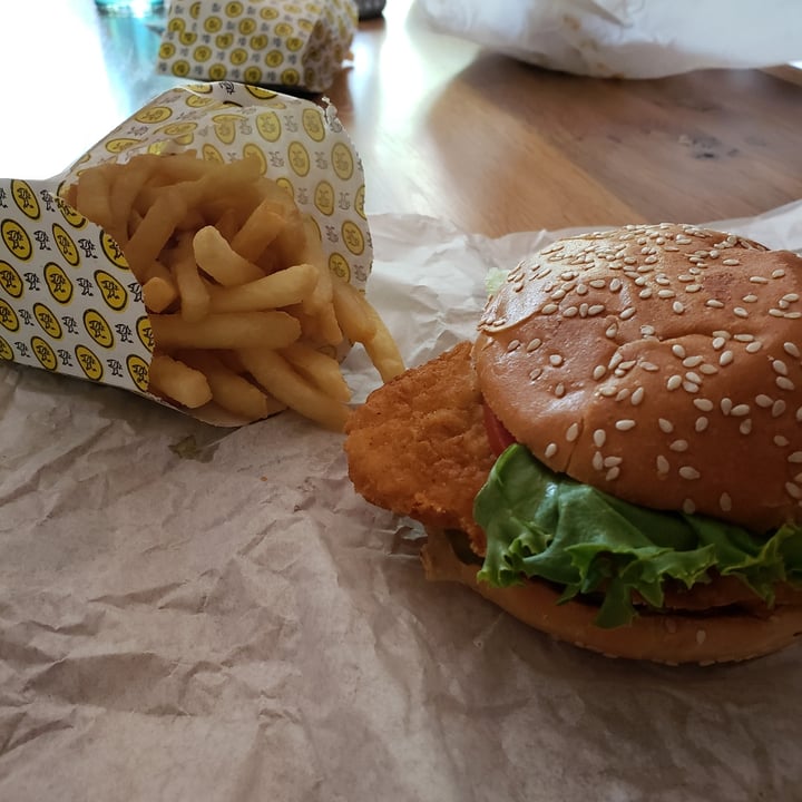 photo of STALK & SPADE Crispy Southwest Chick'n Sandwich shared by @jenicalyonclapsaddle on  26 May 2021 - review