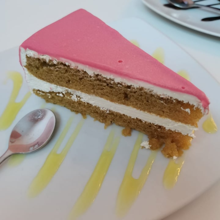 photo of Freedom Cakes CAKE Pantera Rosa shared by @saragomz on  13 Sep 2021 - review