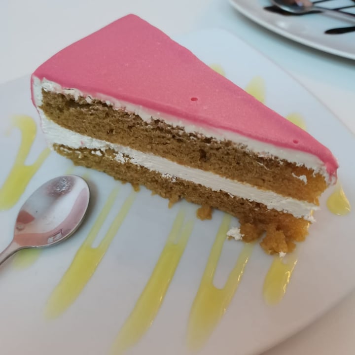review photo of Freedom Cakes CAKE Pantera Rosa shared by @saragomz on 13 Sep 2021 - review