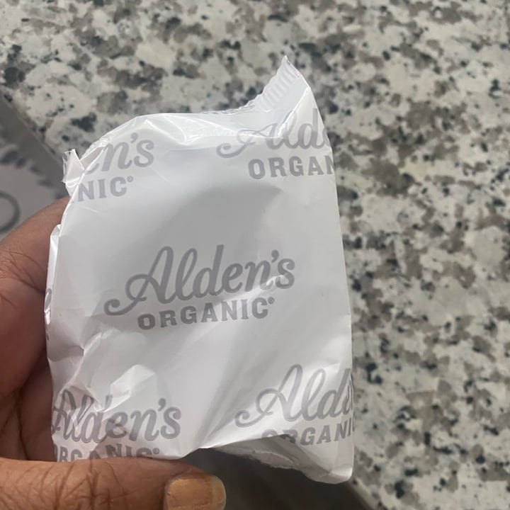 photo of Alden’s Organic Dairy Free Vanilla Bean Round Sammies shared by @kspencer on  10 Apr 2022 - review