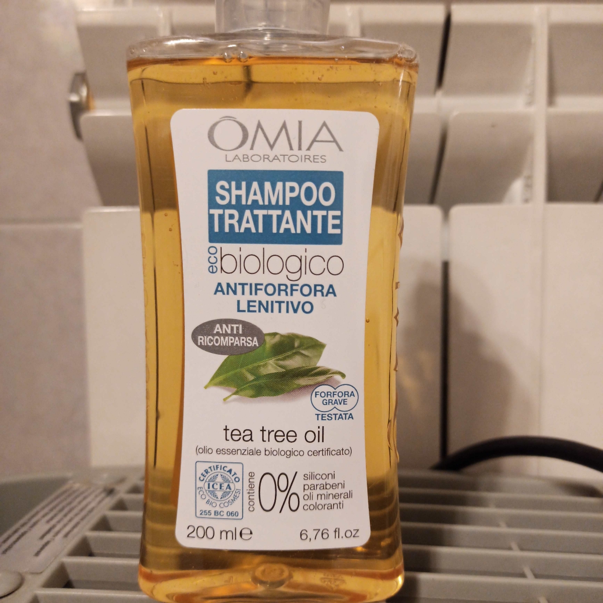 Omia Laboratoires Shampoo trattante anti forfora Review | abillion