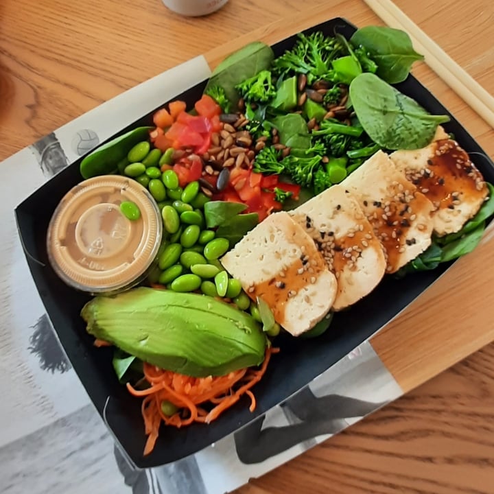 photo of itsu bowl vegano shared by @itscristinaag on  11 Aug 2022 - review